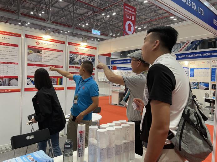 客戶咨詢鴻志改性沉淀硫酸鋇系列產(chǎn)品 客戶咨詢鴻志改性沉淀硫酸鋇系列產(chǎn)品